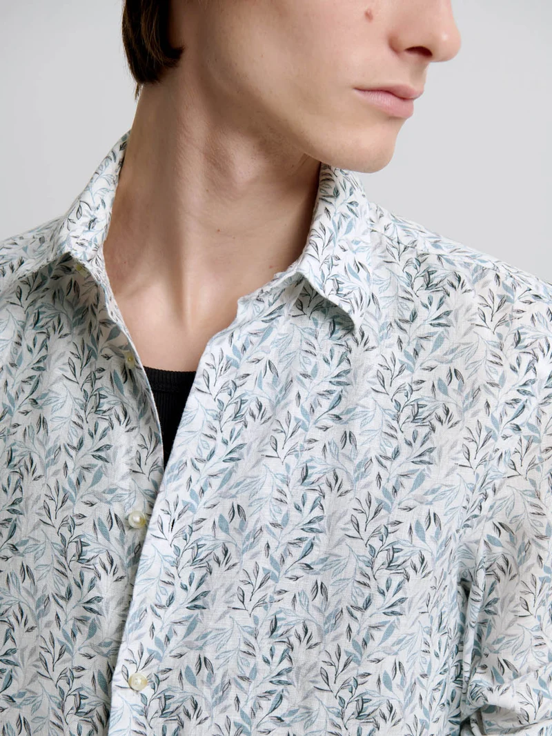 Chemise slim en lin fleurie