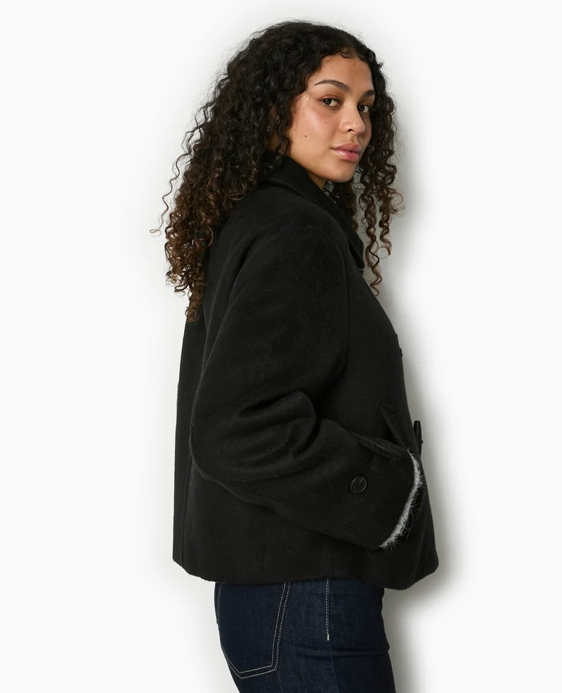 Manteau court et droit avec boutons duffle coat
