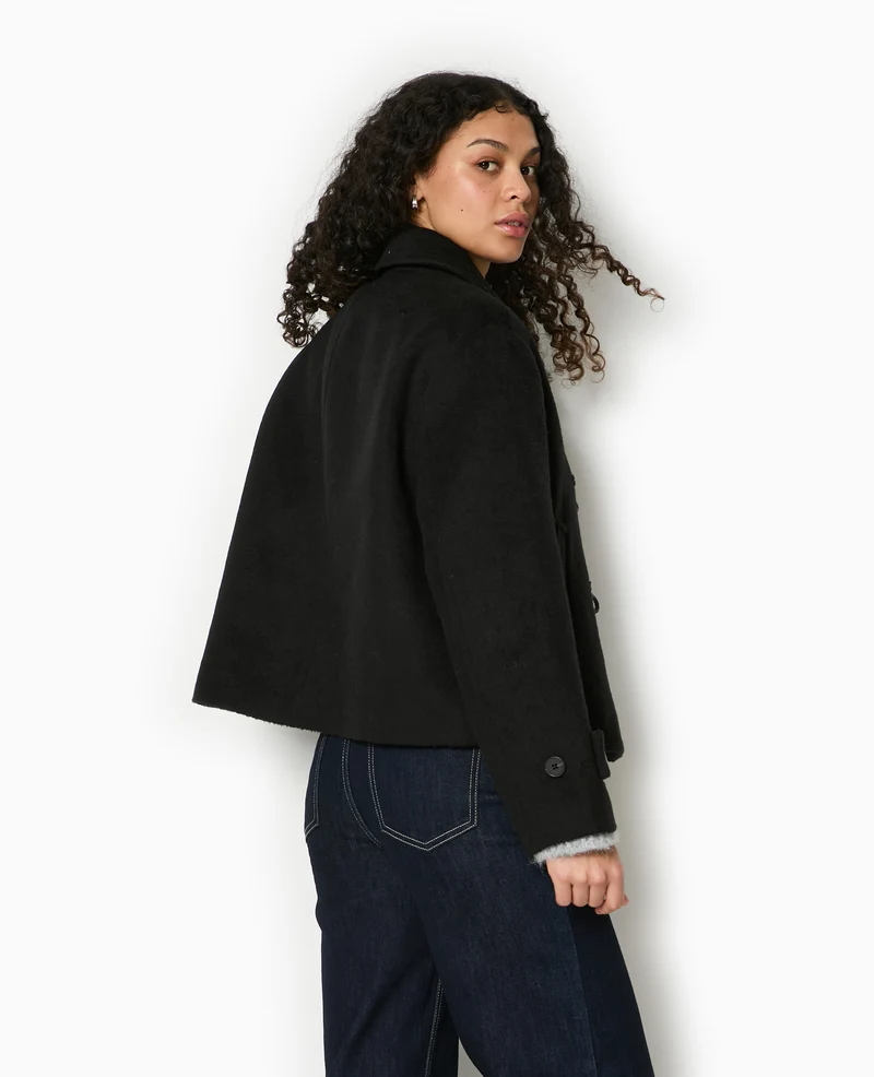 Manteau court et droit avec boutons duffle coat