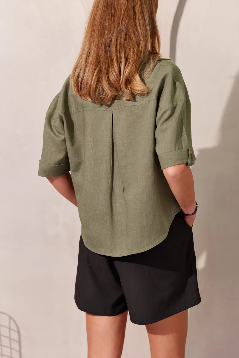 Lipa|Linen Collared Shirt With Boxy Fit
