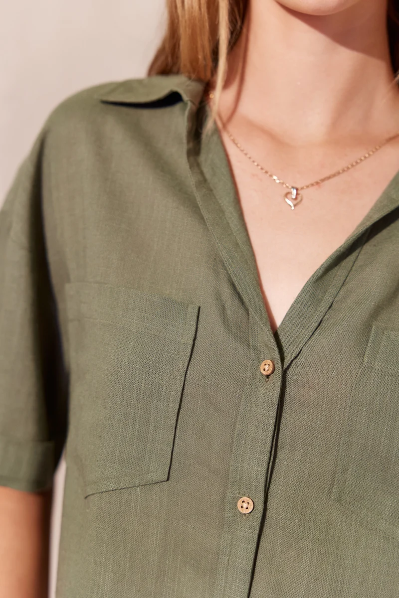 Lipa|Linen Collared Shirt With Boxy Fit