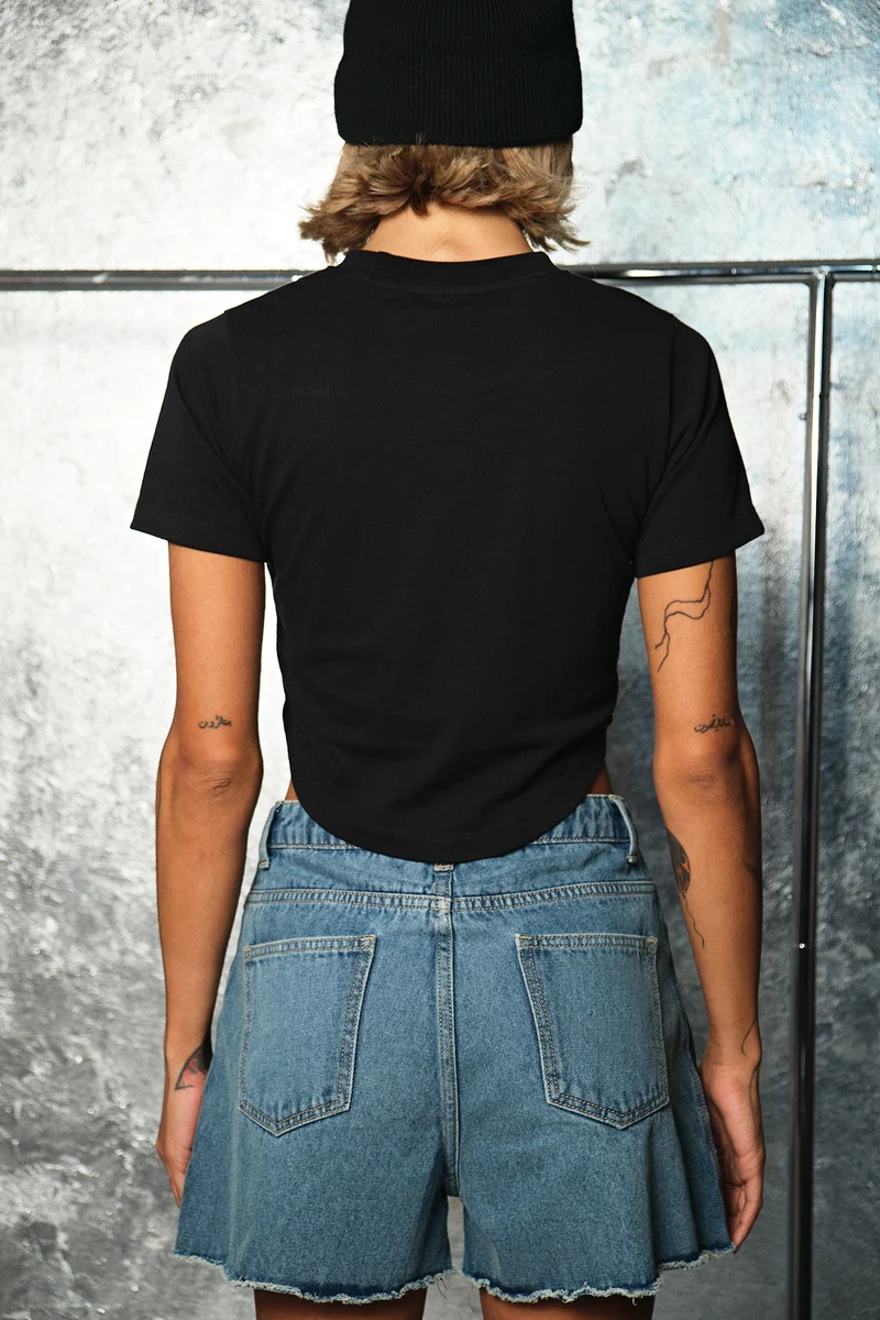 Ollie|100% Cotton Distressed Wash Embroidered Tee