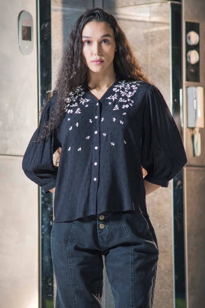 Arther|100% Viscose Top With Intricate Contrast Embroidery