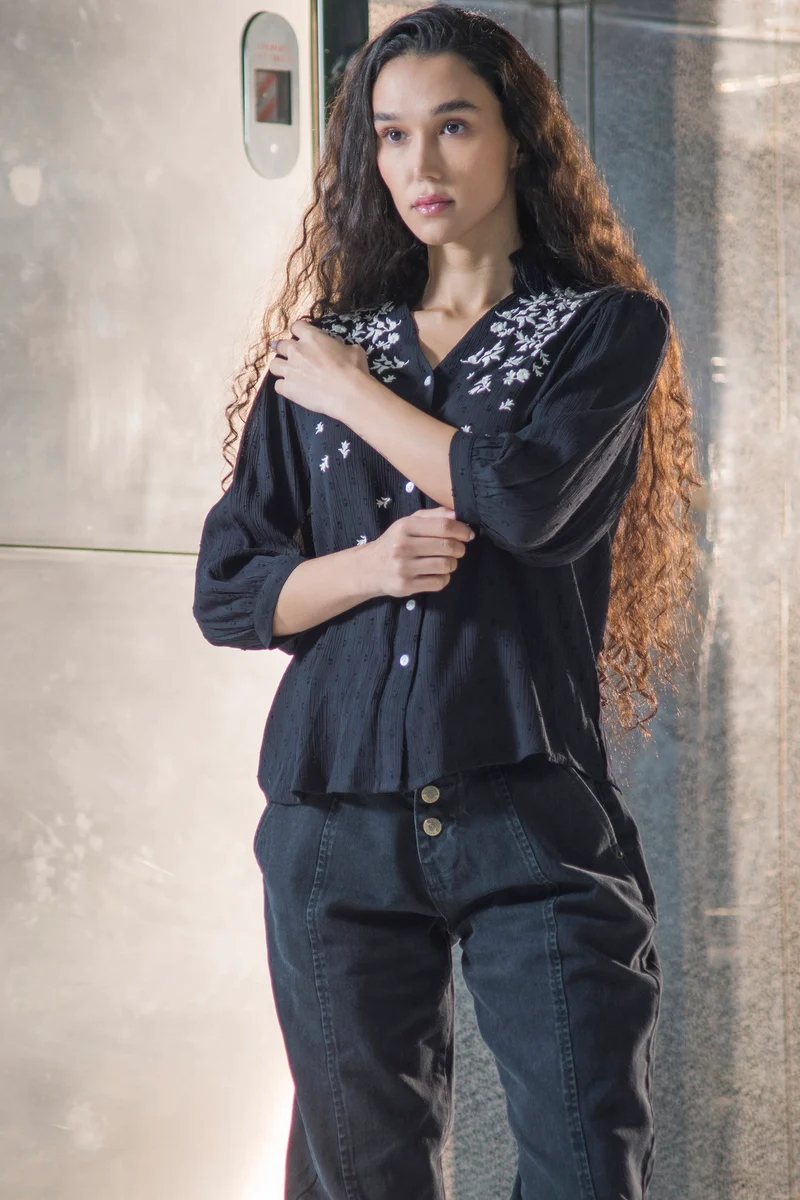 Arther|100% Viscose Top With Intricate Contrast Embroidery