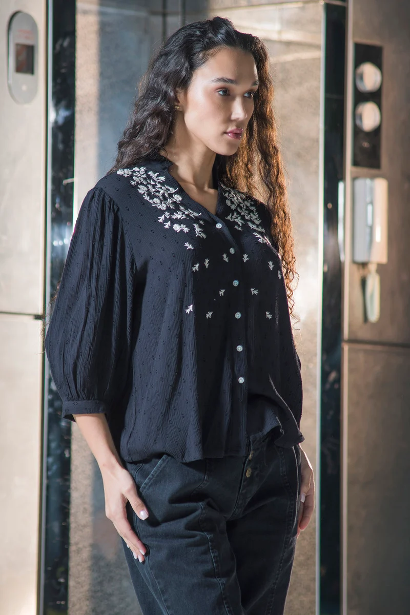Arther|100% Viscose Top With Intricate Contrast Embroidery