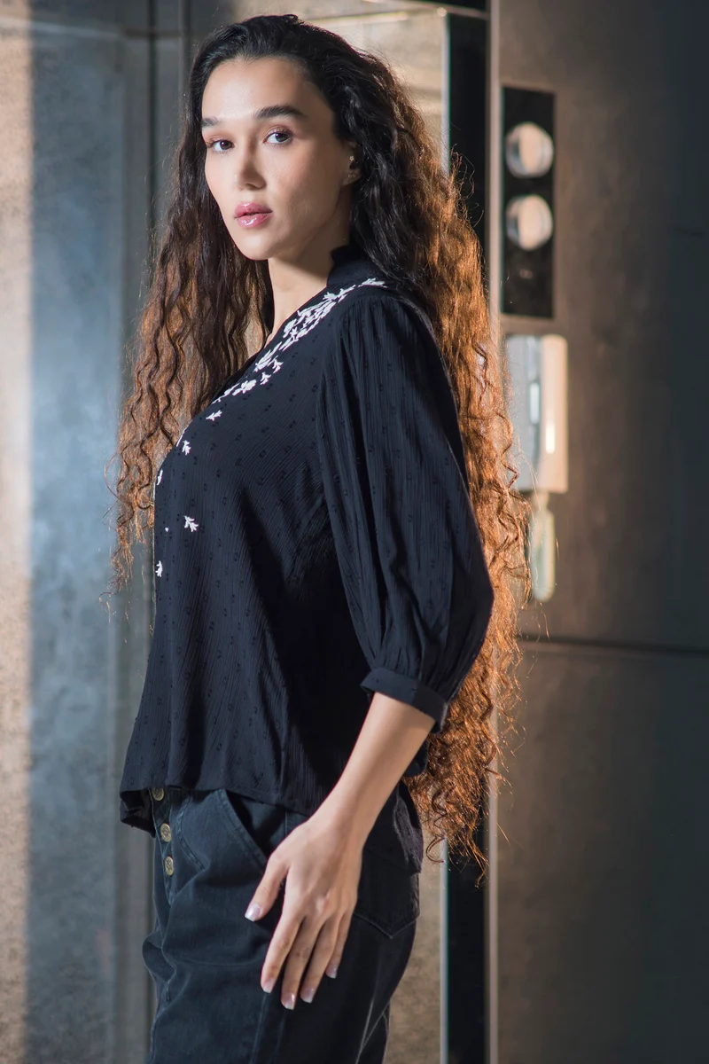 Arther|100% Viscose Top With Intricate Contrast Embroidery
