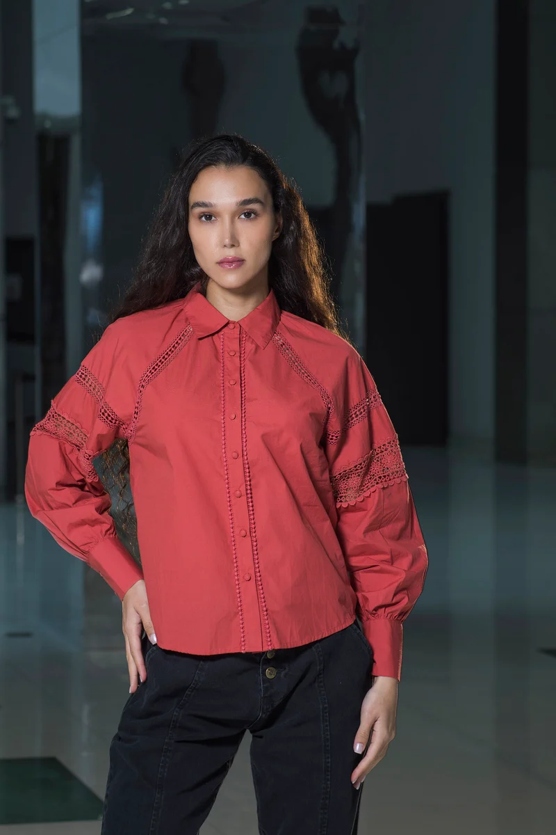 Tasa|100% Cotton Shirt With Lace Detail Blouson Fit