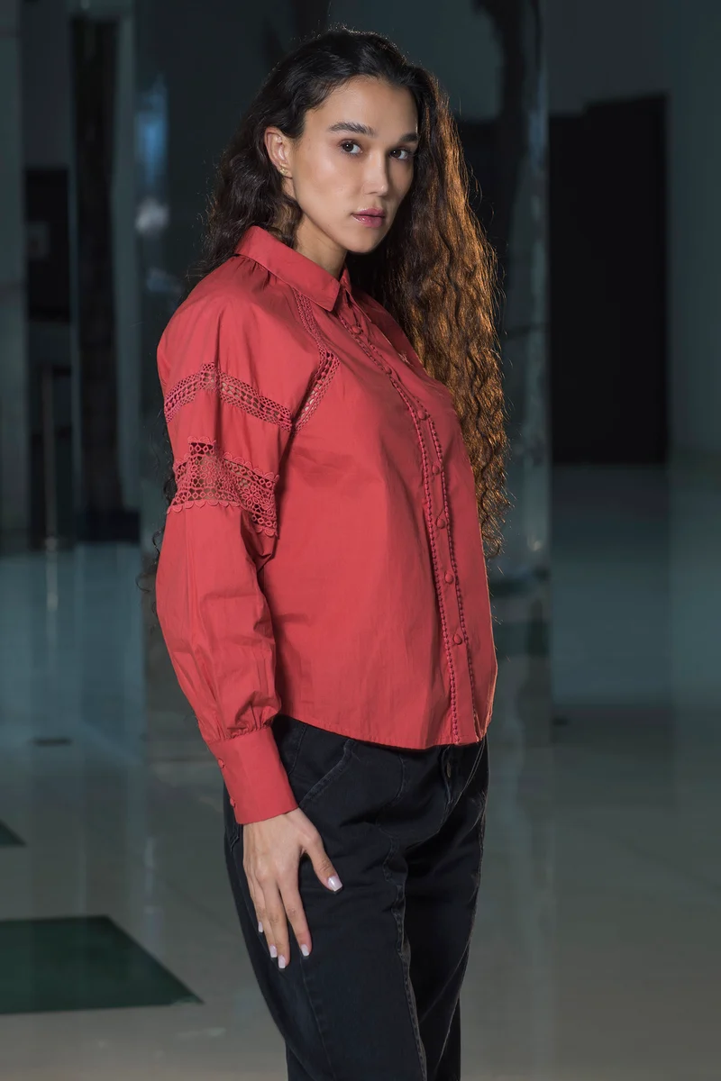 Tasa|100% Cotton Shirt With Lace Detail Blouson Fit