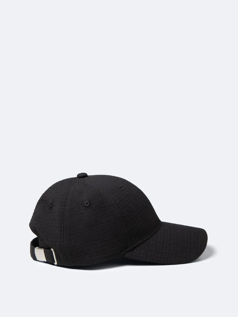 Casquette au design épuré et uni