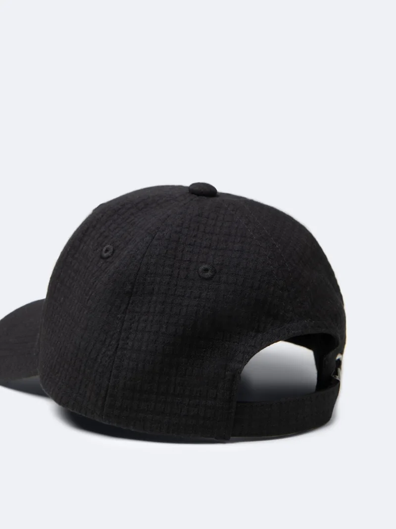 Casquette au design épuré et uni