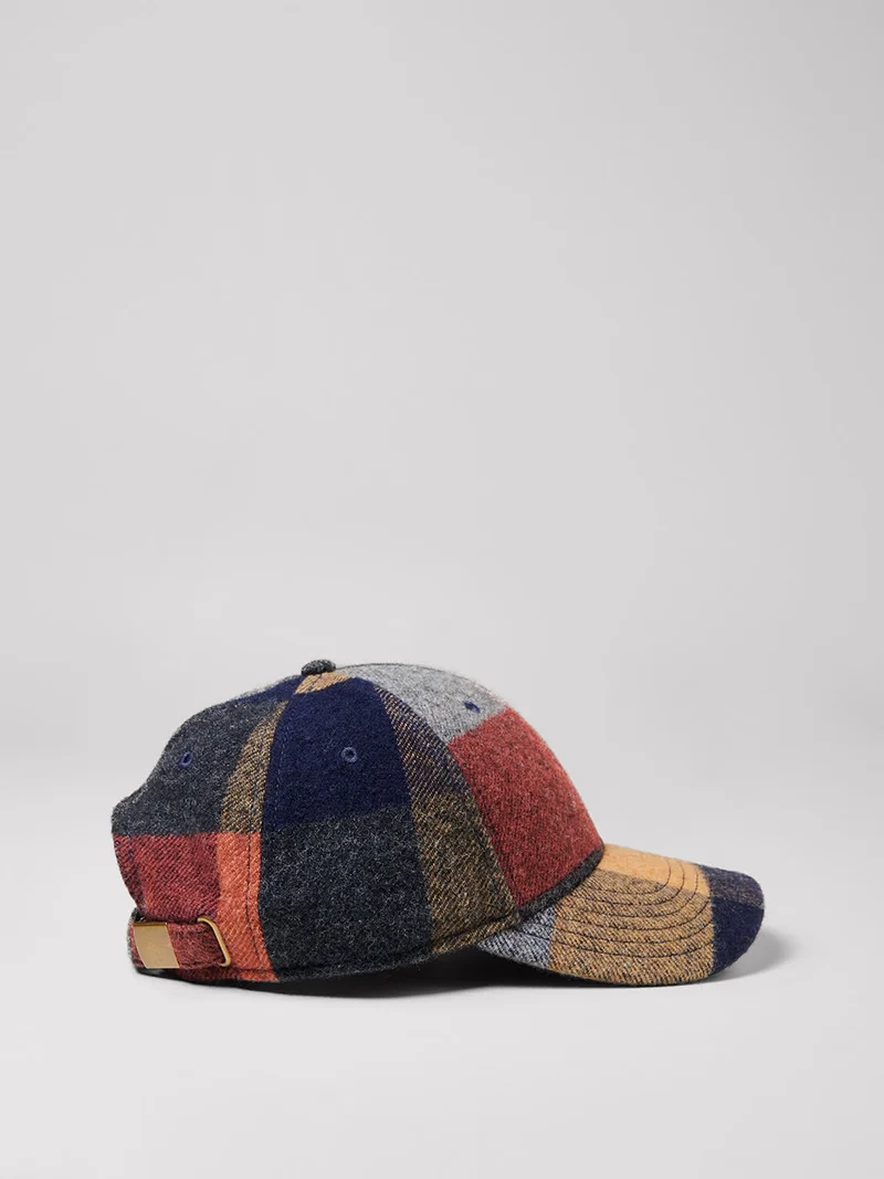 Casquette en laine à carreaux