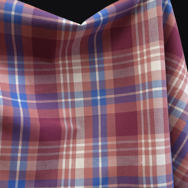 Tissu de coton à carreaux tissé teint | Garnet | Arcade Wovens | Fableism