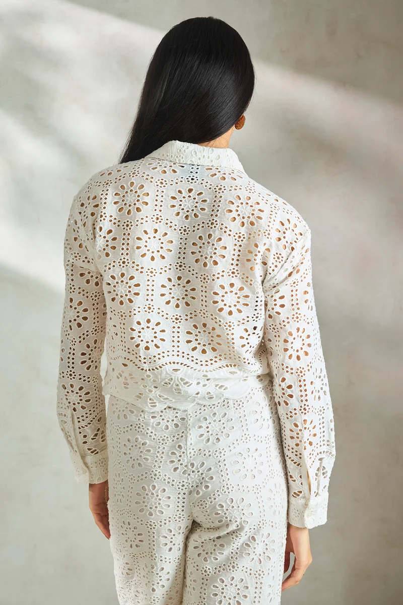 Martha|100% Cotton White Boxy Shirt With Scallop Hem