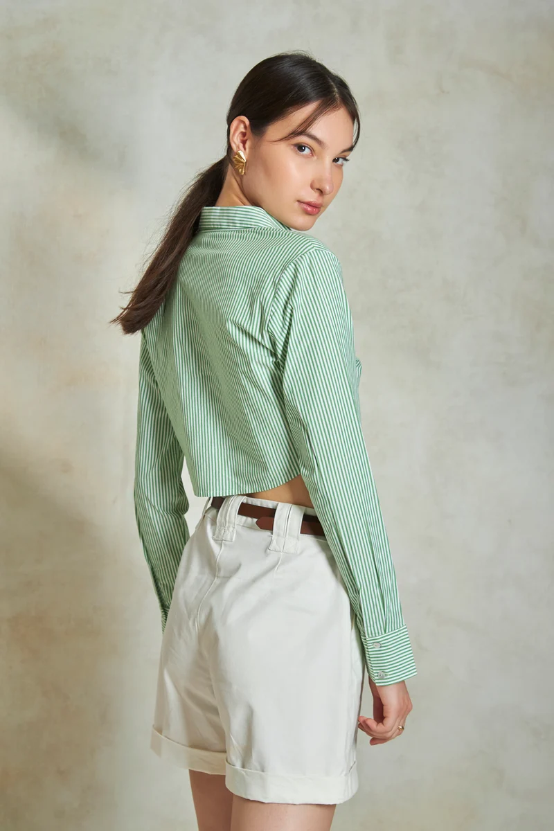 Marisa|100% Cotton Curved Hem Cropped Shirt