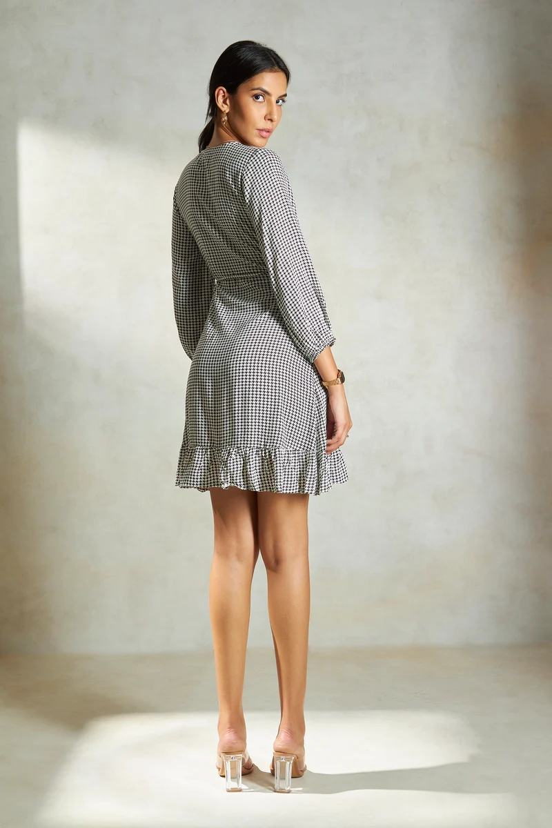 Kenza|100% Viscose Houndstooth Print V-Neck Dress