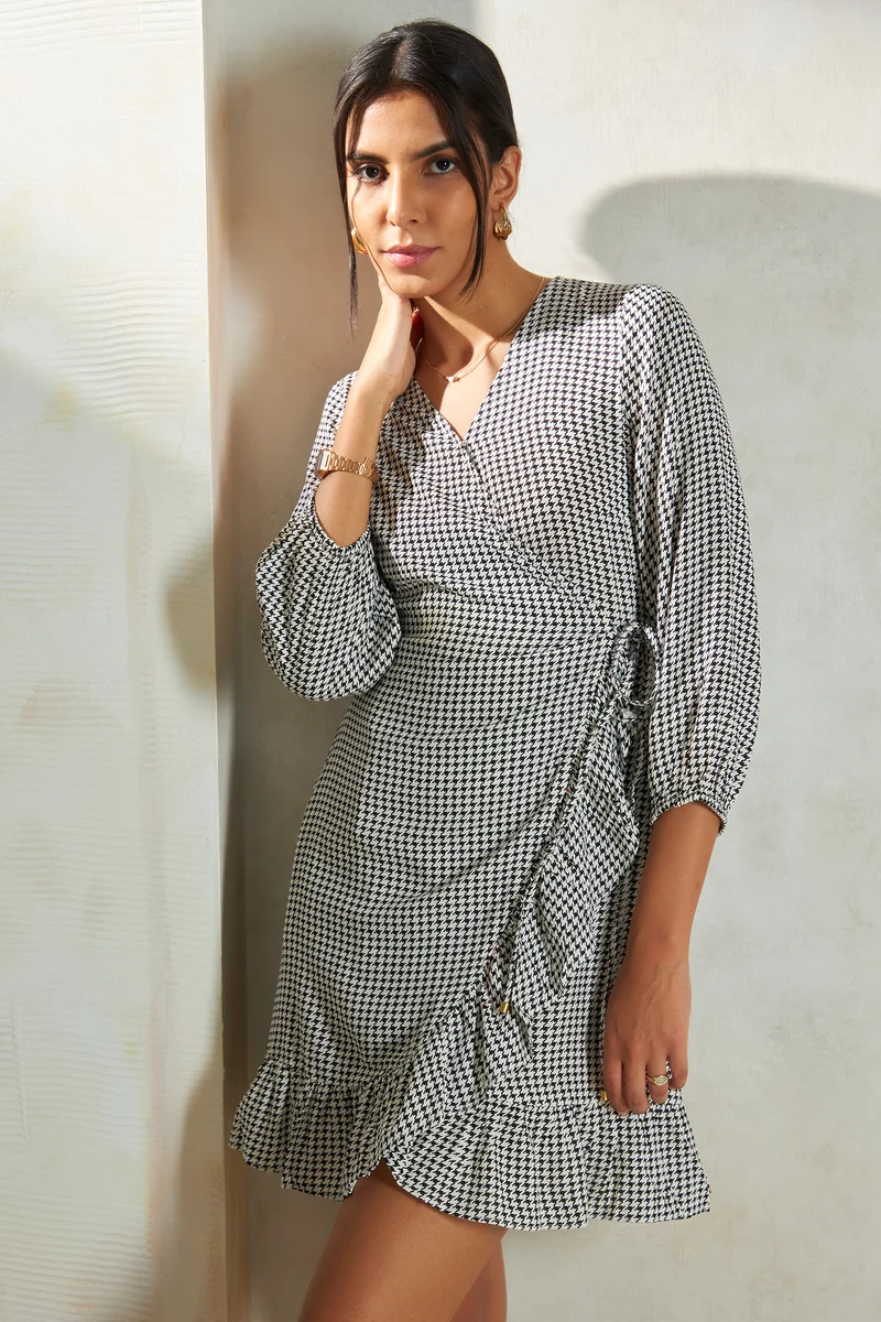 Kenza|100% Viscose Houndstooth Print V-Neck Dress