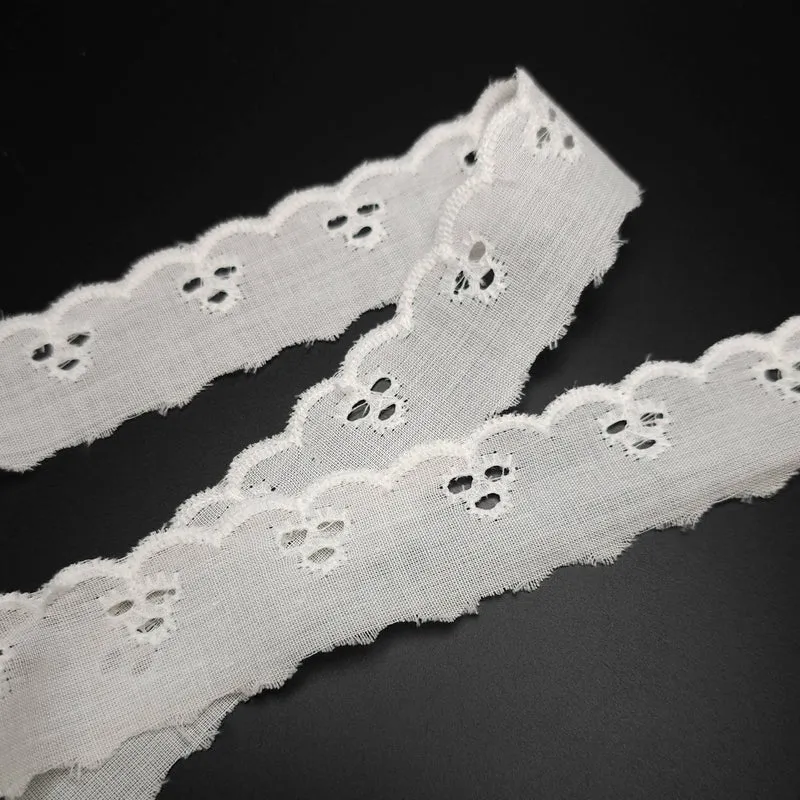 Galon de broderie anglaise | Crème | 2.5 cm - 1"