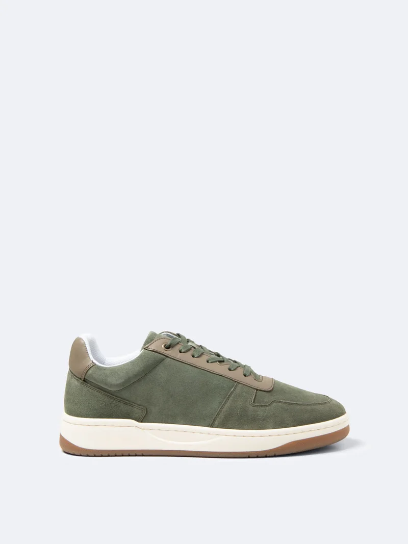 Baskets en cuir