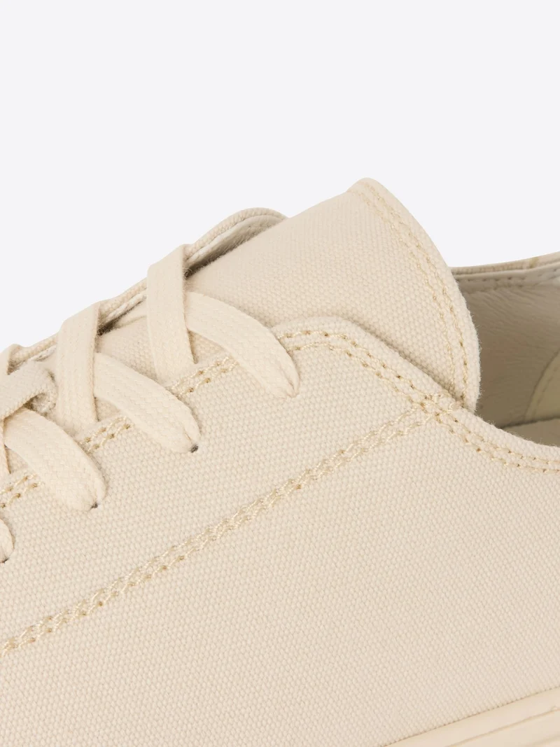 Baskets en toile