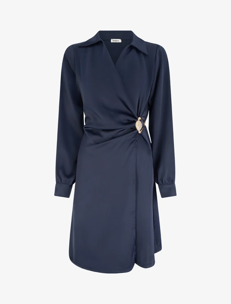 Robe portefeuille satinée à manches longues et bijou - Marine