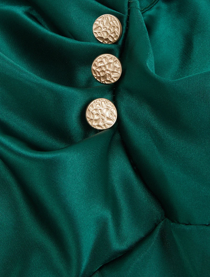 Top boule satiné à col bénitier et boutons - Vert sapin