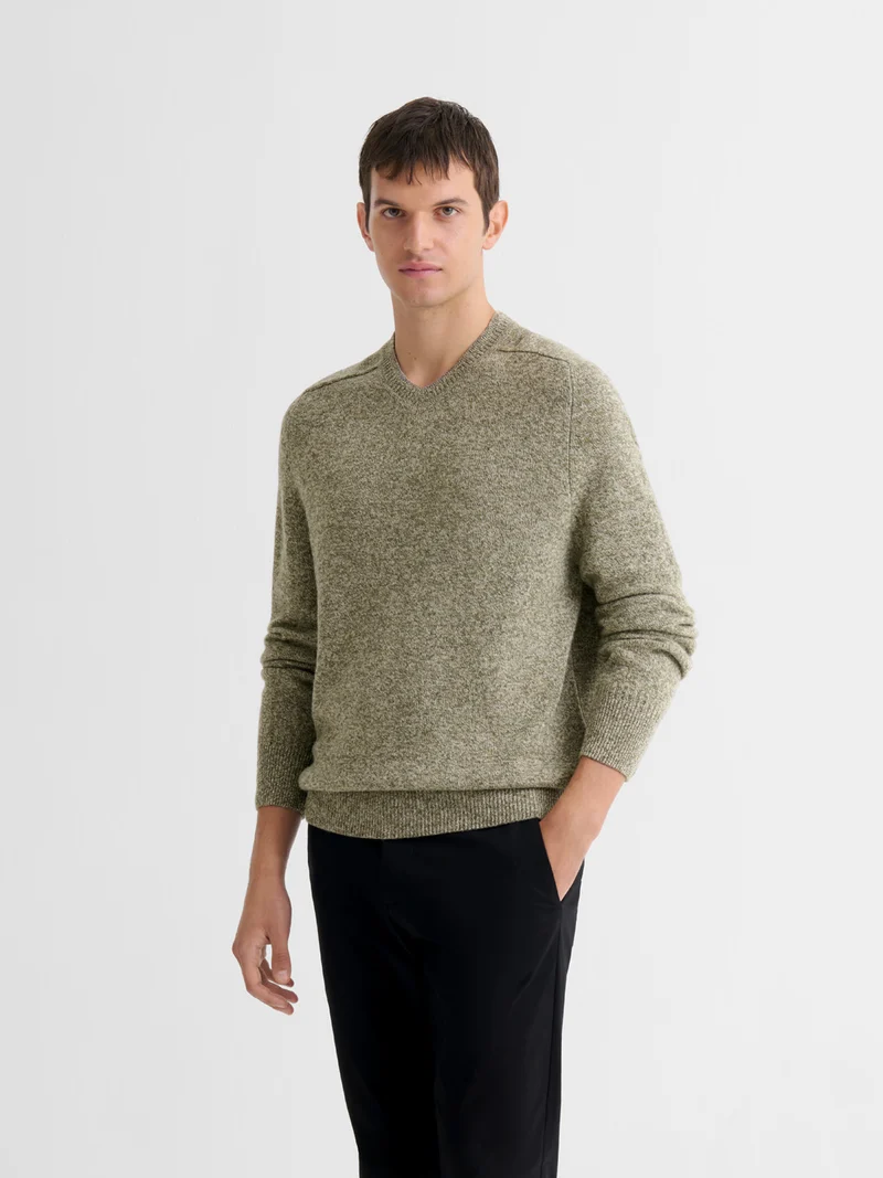 Pull col V en laine mélangée