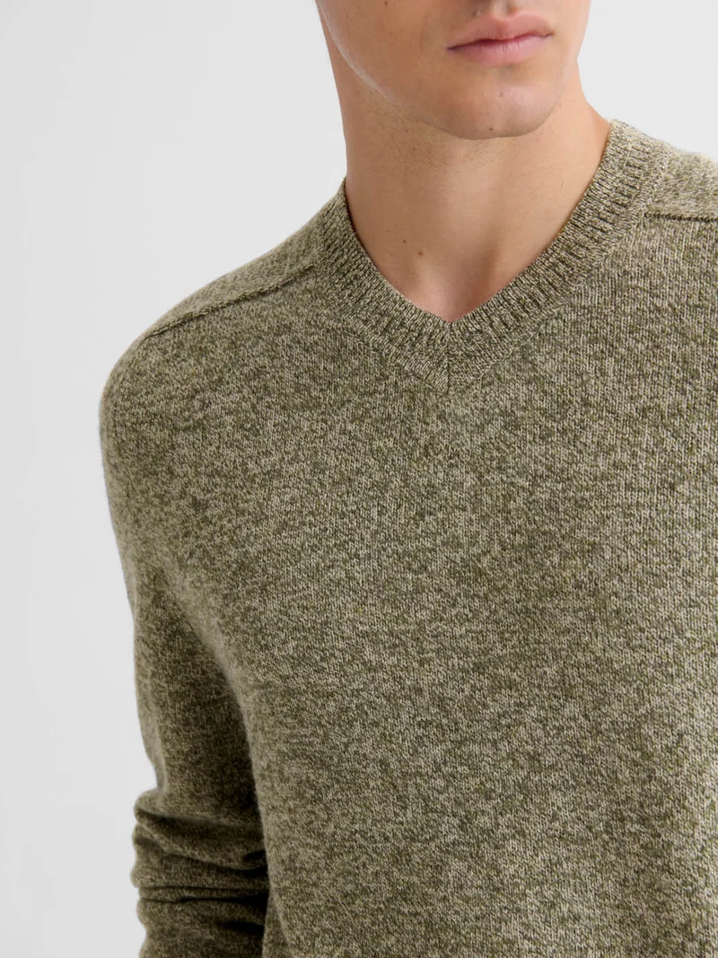 Pull col V en laine mélangée