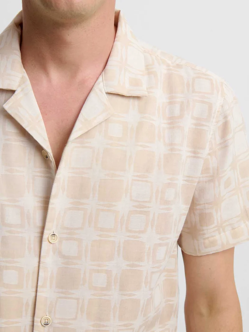 Chemise manches courtes regular à motifs