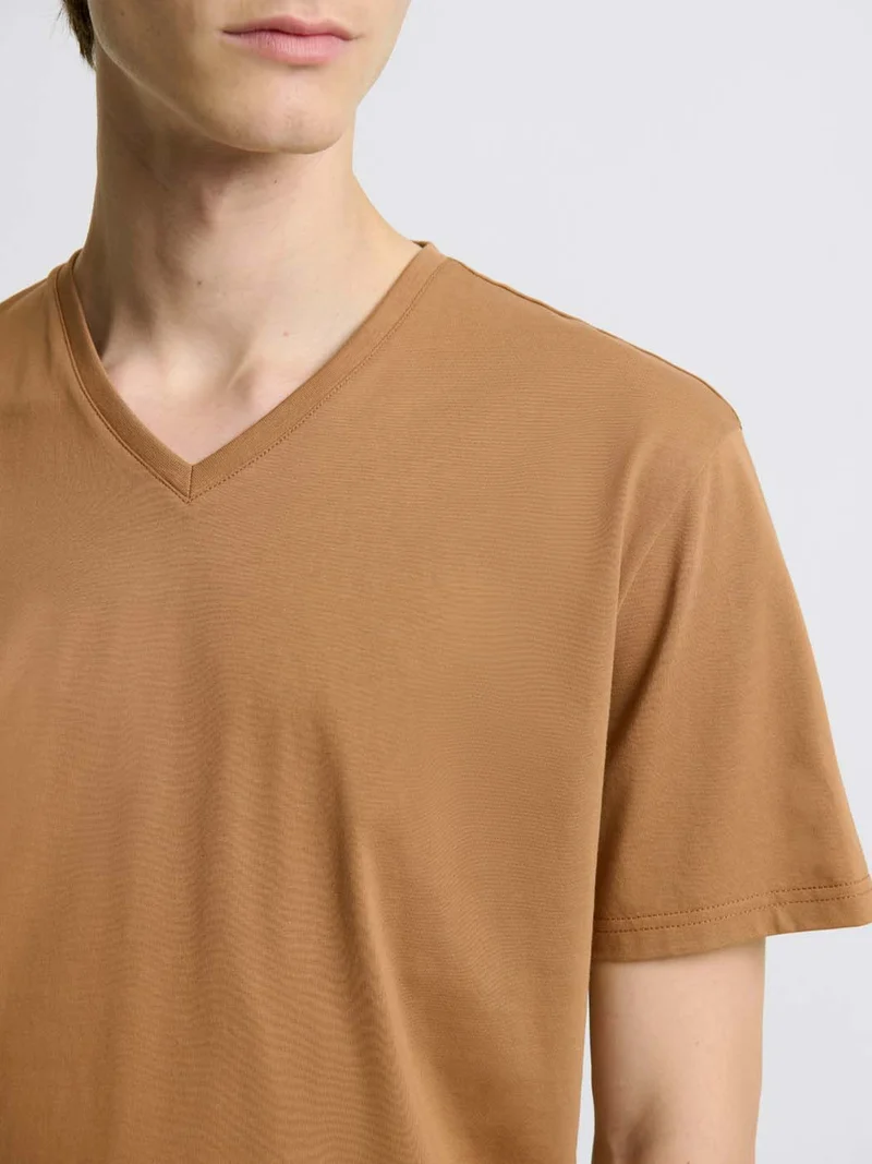 T-shirt col V en coton Supima®
