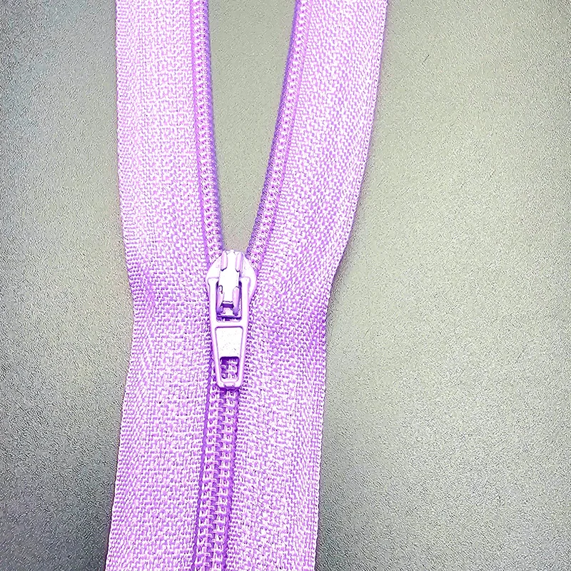 Fermeture Éclair Spirale à Bout Fermé #3 | 9" / 23 cm