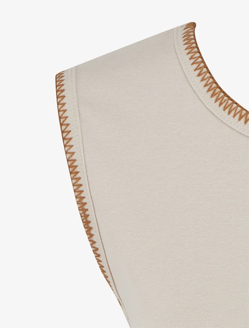 T-shirt uni sans manches à détail broderies - Beige