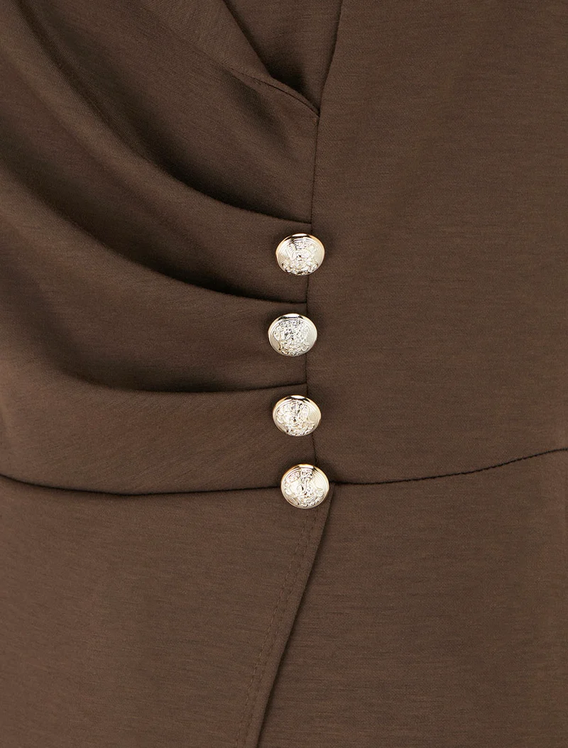Combinaison unie à pan et boutons décoratifs - Marron