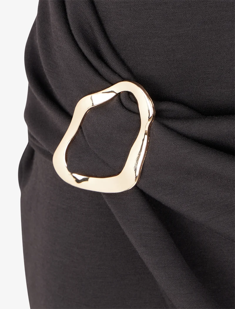 Robe longue fendue à empiècement bijou - Noir