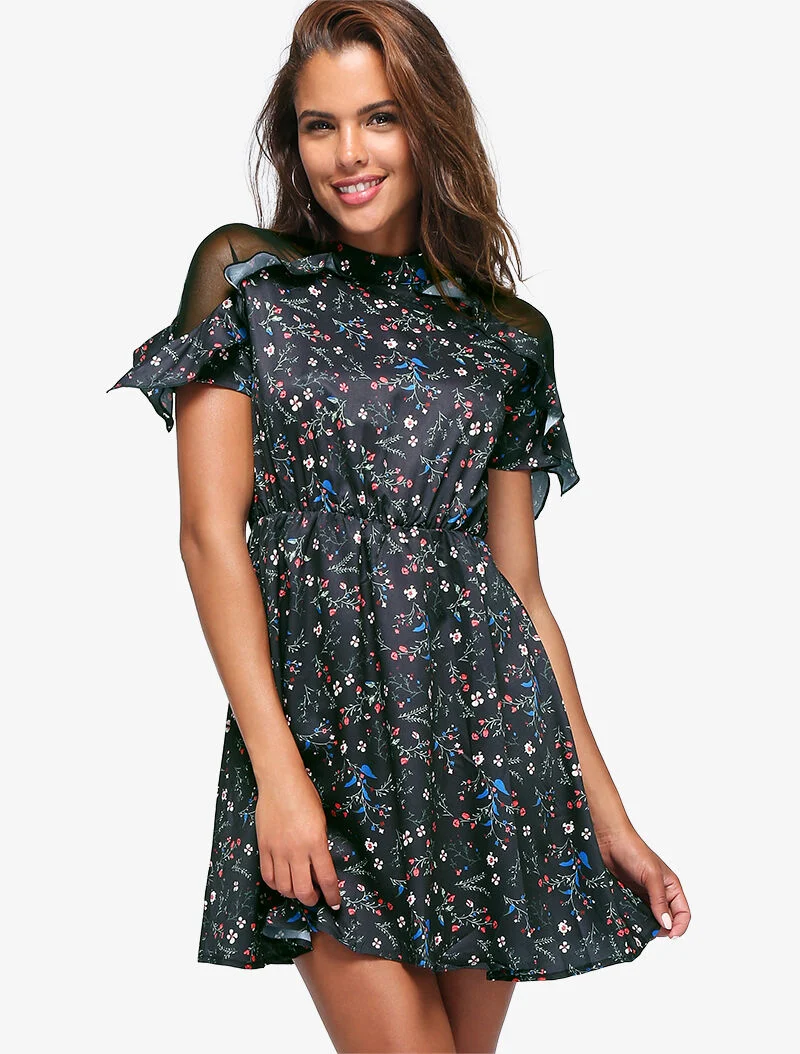 Robe fleurie à épaules ajourées - noir