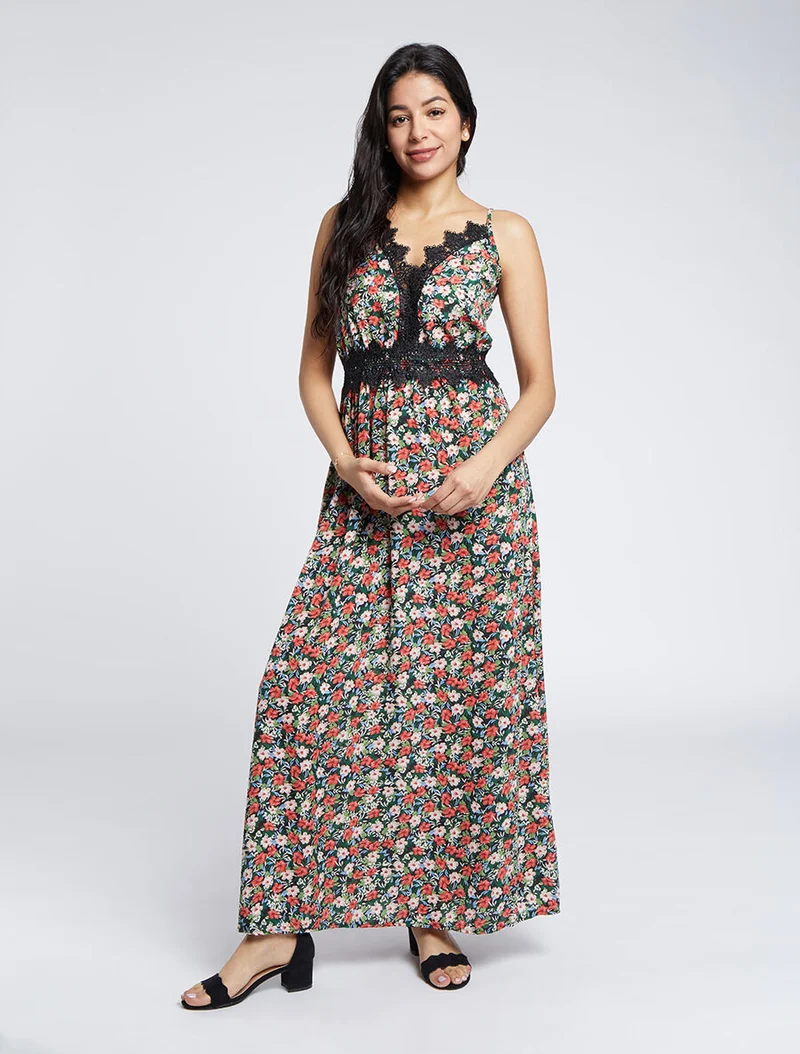 Robe longue fleurie et à fines broderies - Noir