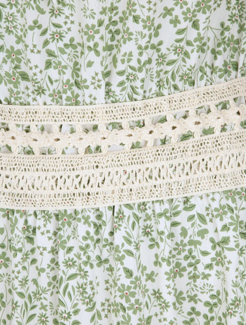 Robe longue à motifs fleuris et taille brodée - Vert d'eau