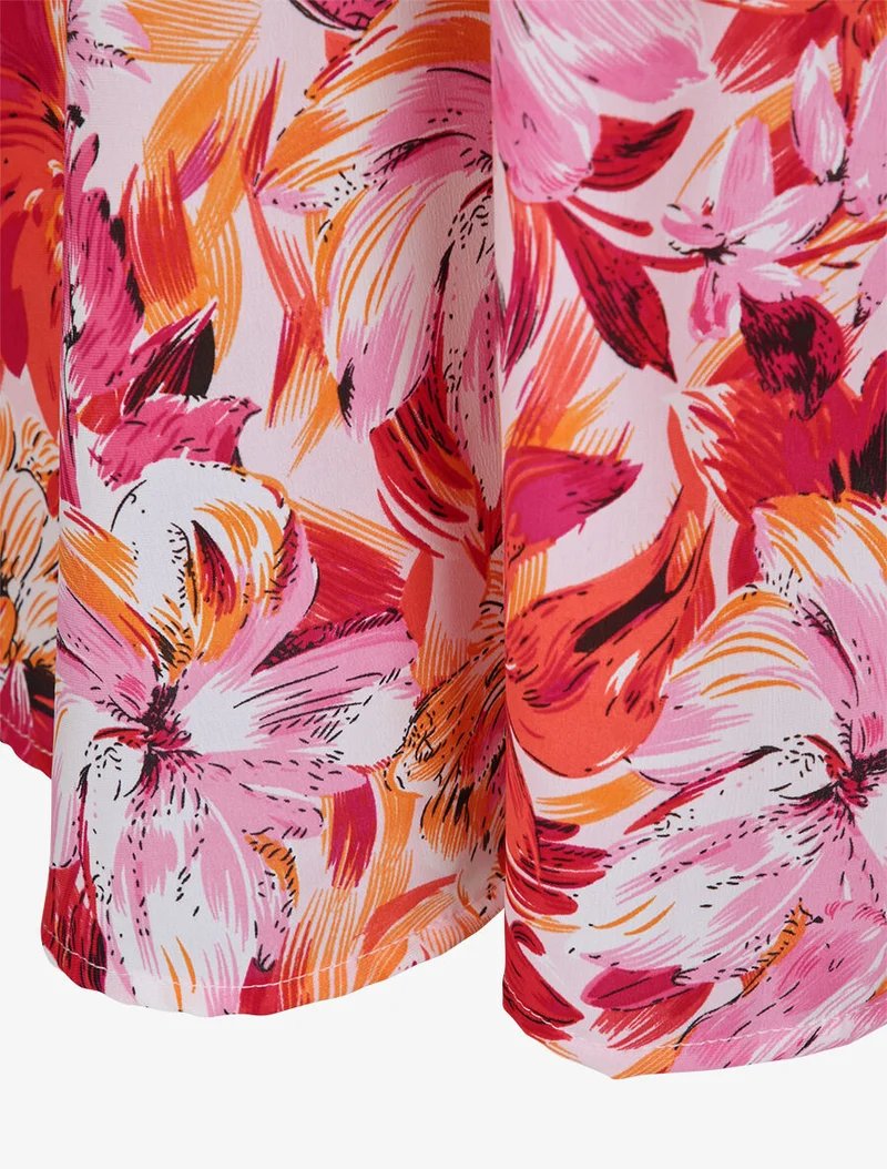 Robe cintrée imprimé grandes fleurs à col américain - Rose