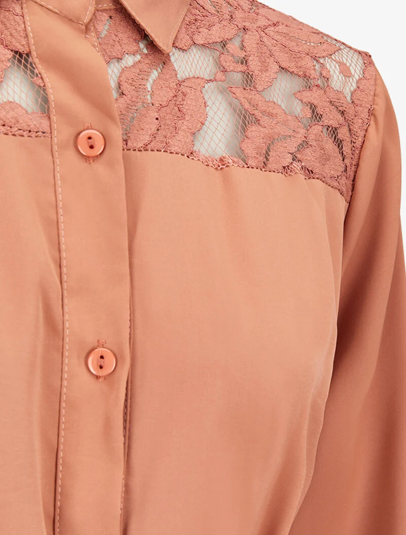 Robe chemise ample à épaules en dentelle - Camel clair