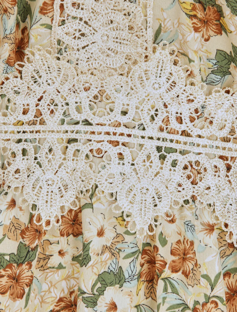 Robe longue fleurie et à fines broderies - Beige