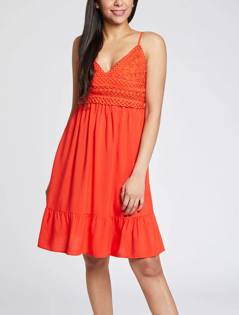 Robe courte à bretelles et dentelle - Corail