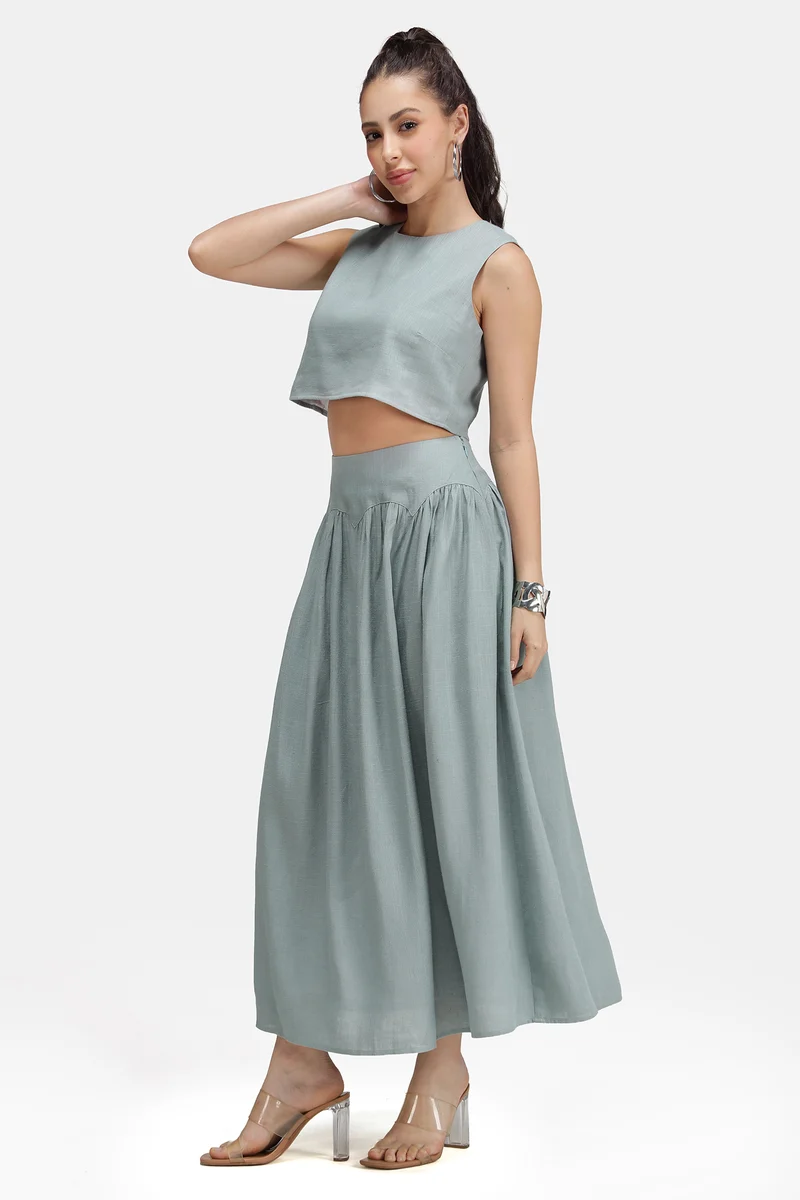Hadia|Linen Solid Crop Top