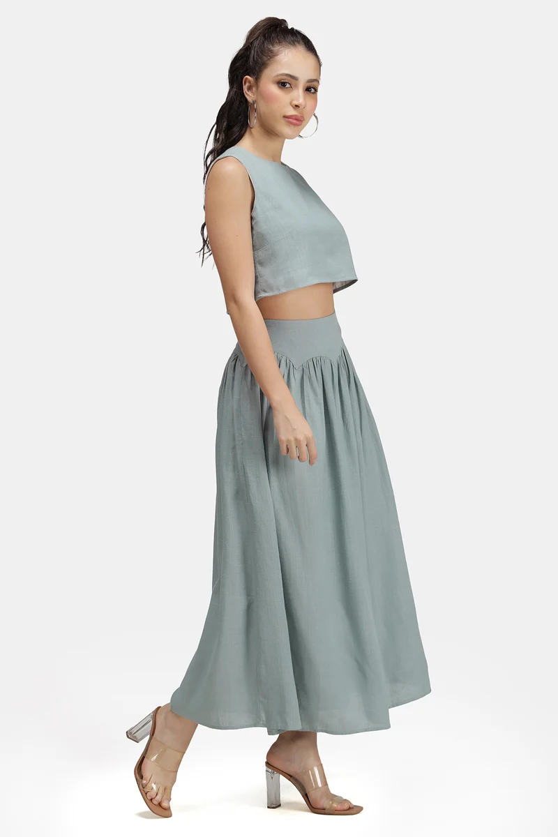 Hadia|Linen Solid Crop Top