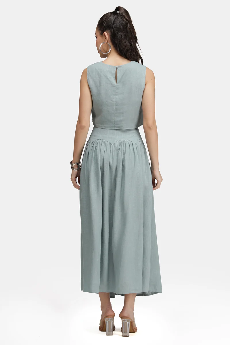 Hadia|Linen Solid Crop Top