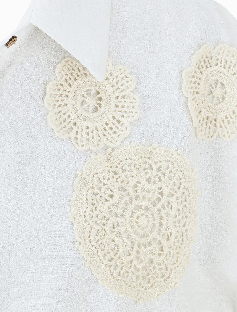 Chemise manches courtes à empiècements en crochet et noeud - Blanc