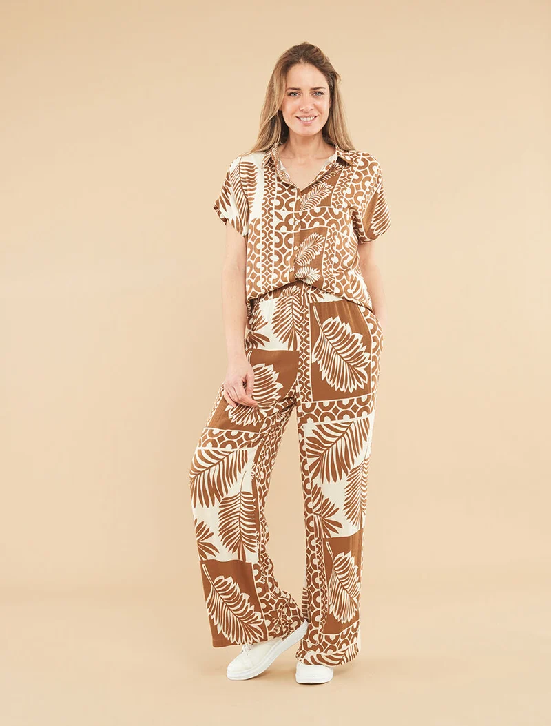 Ensemble chemise et pantalon imprimé tropical - Marron