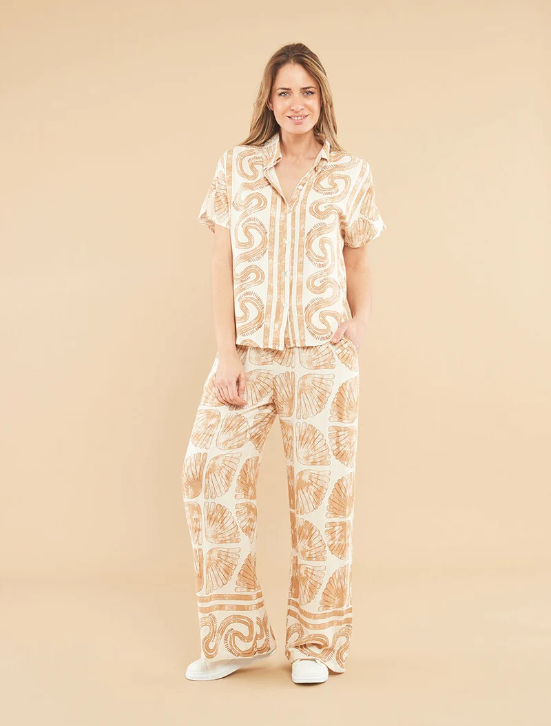 Ensemble chemise et pantalon imprimé fantaisie - Beige