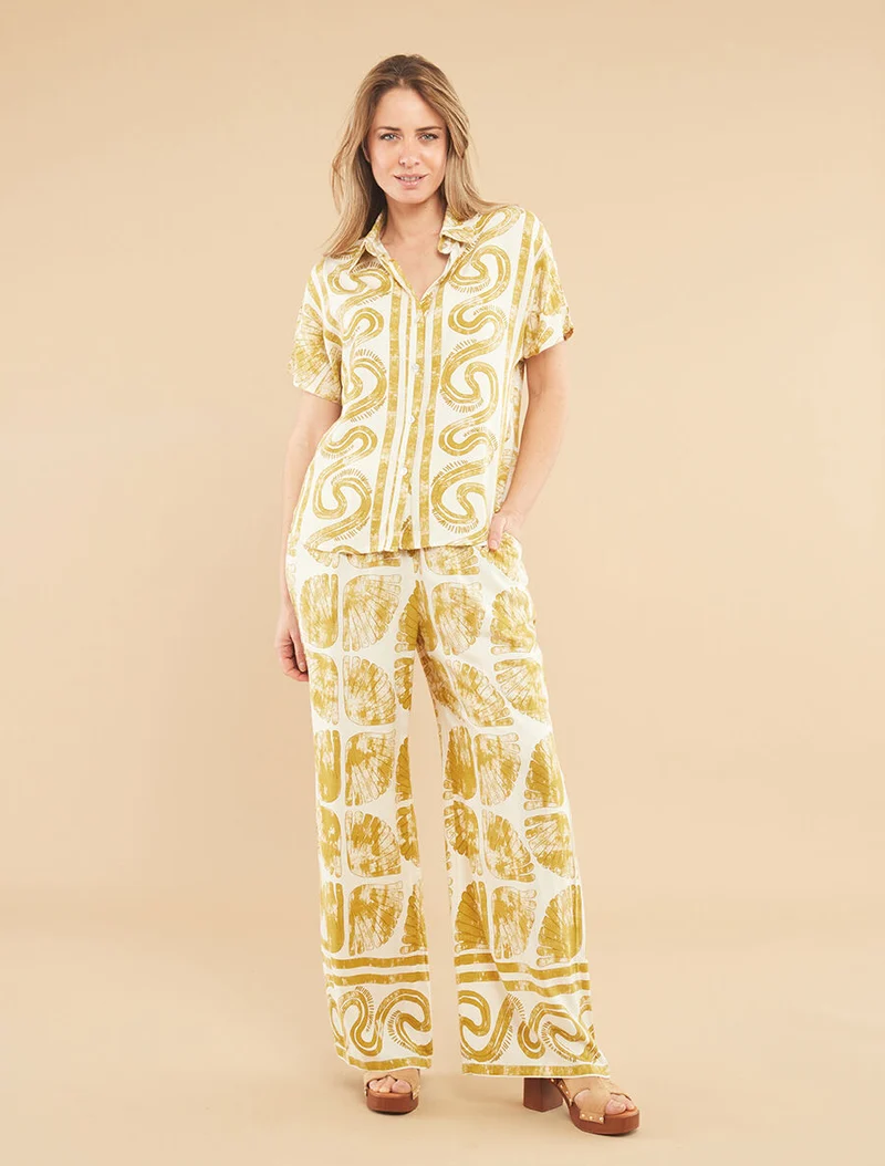 Ensemble chemise et pantalon imprimé fantaisie - Moutarde
