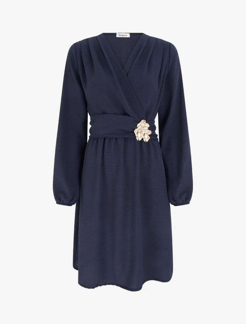 Robe à col cache-coeur et bijou martelé - Marine