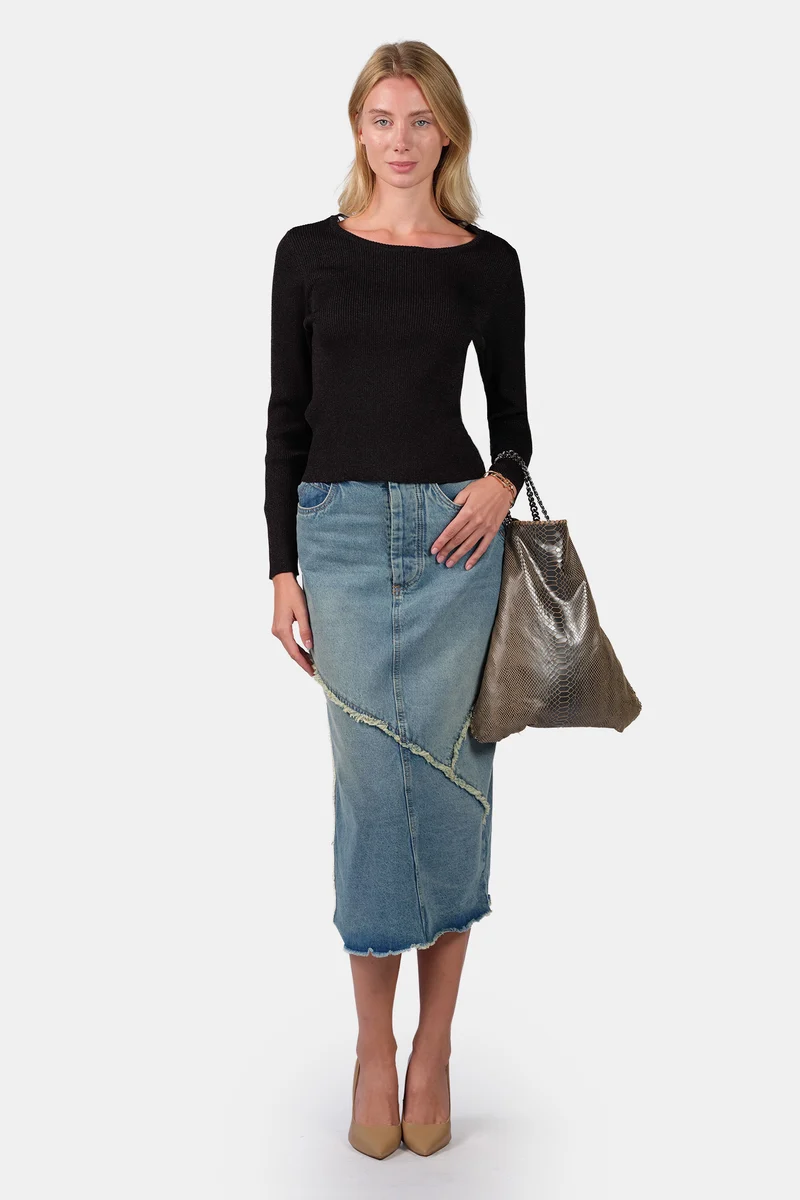 Amia|Viscose Shimmer Knit Top With Black Tie-Up
