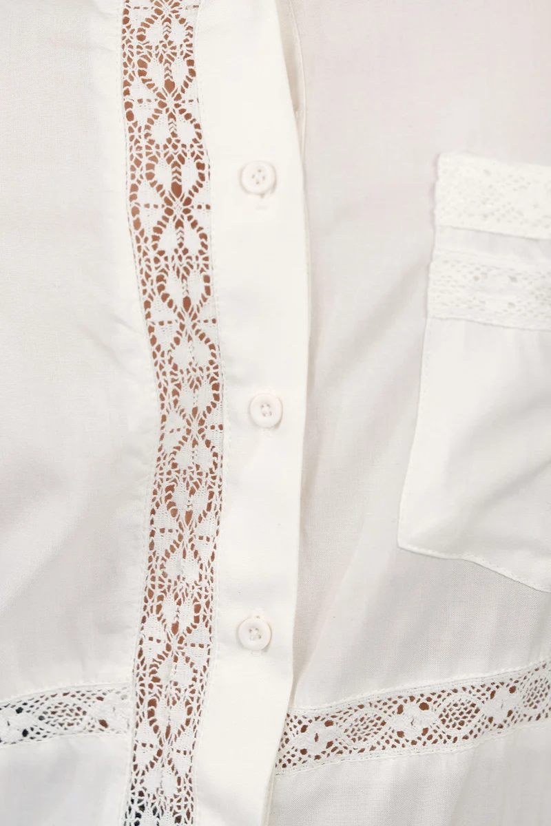 CIA|100% Viscose Lace Accent Overshirt